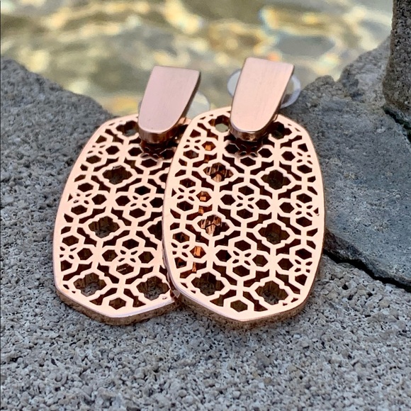 New Kendra Scott Aragon Rose Gold Filigree Drop Earrings - Picture 3 of 3